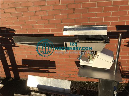 NNP Vibratory feed conveyor