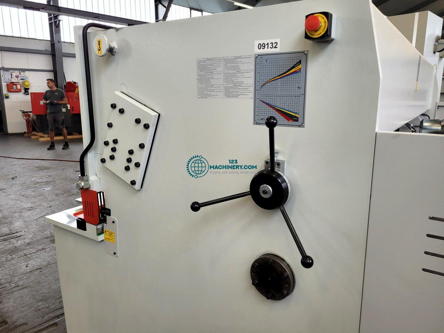 Показывать рекламу Hydraulic plate shear HESSE by DURMA SBT 3006