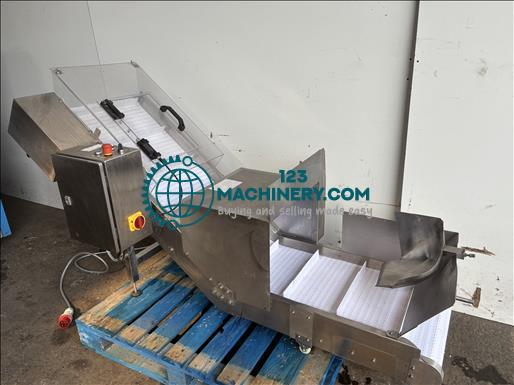 NNP Flighted elevator conveyor