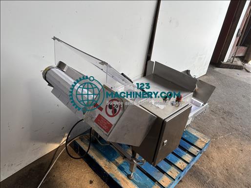 NNP Flighted elevator conveyor