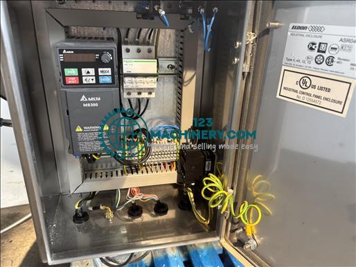 NNP Flighted elevator conveyor