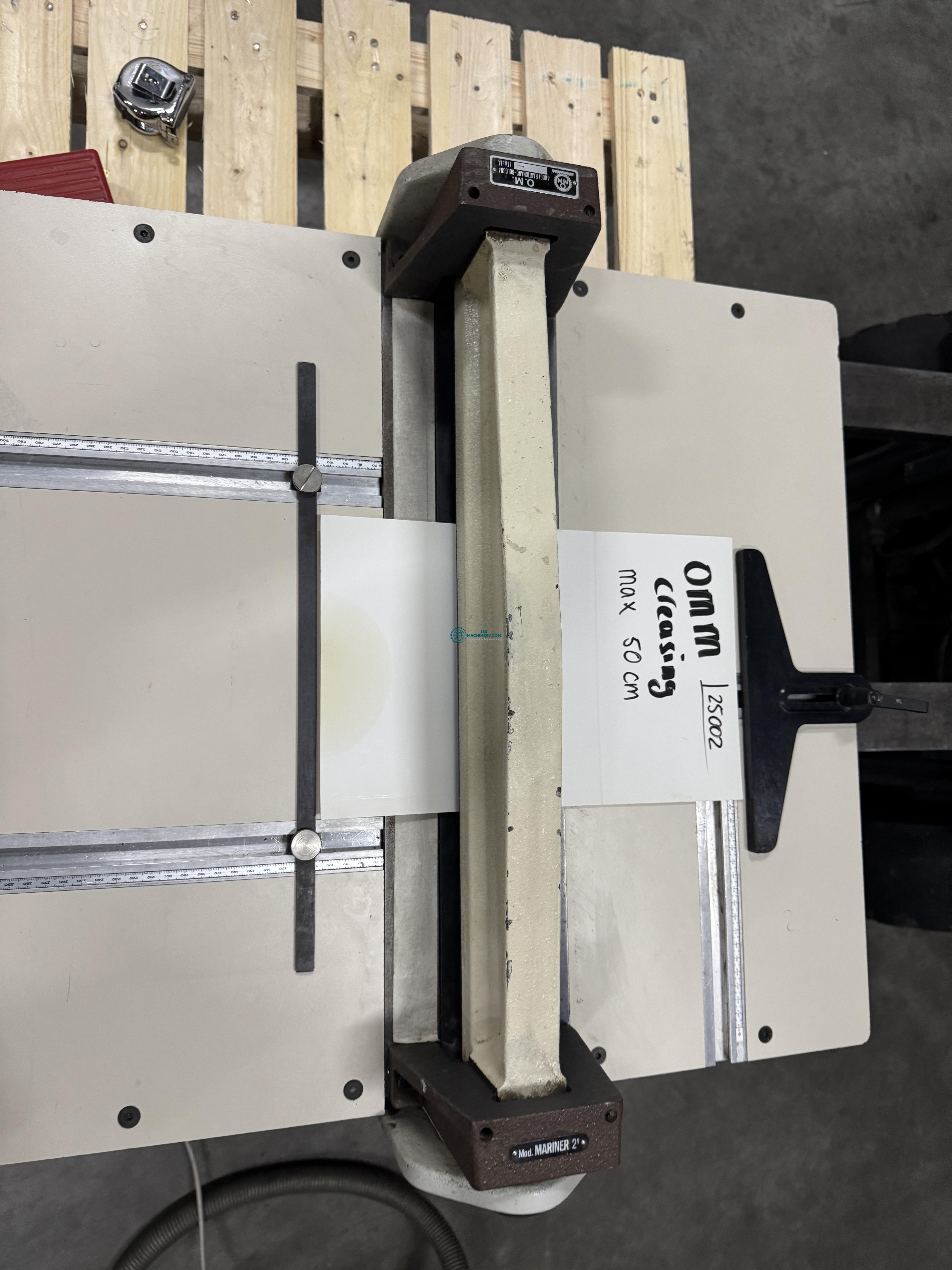 Show advert Creasing machine