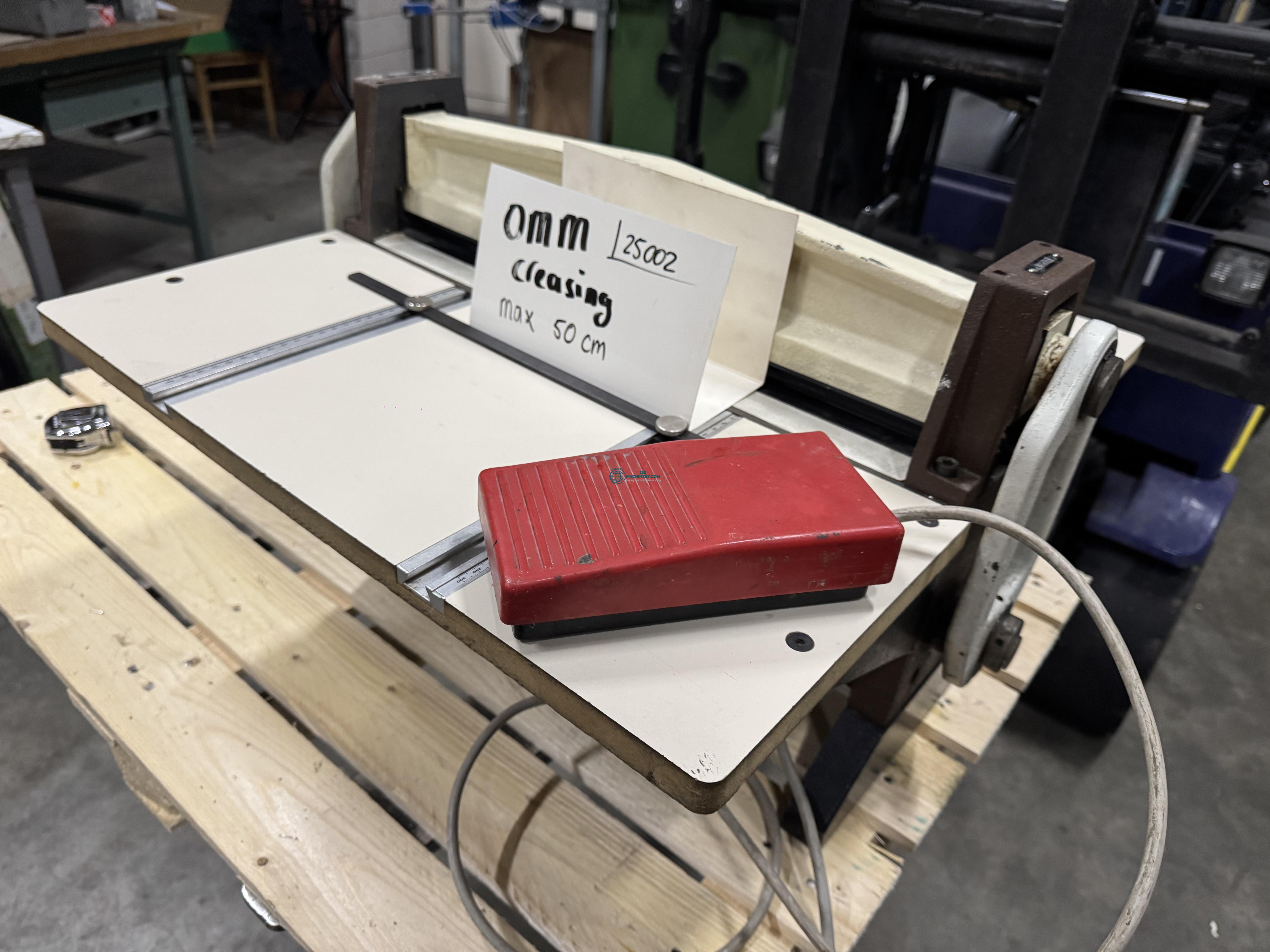 Show advert Creasing machine