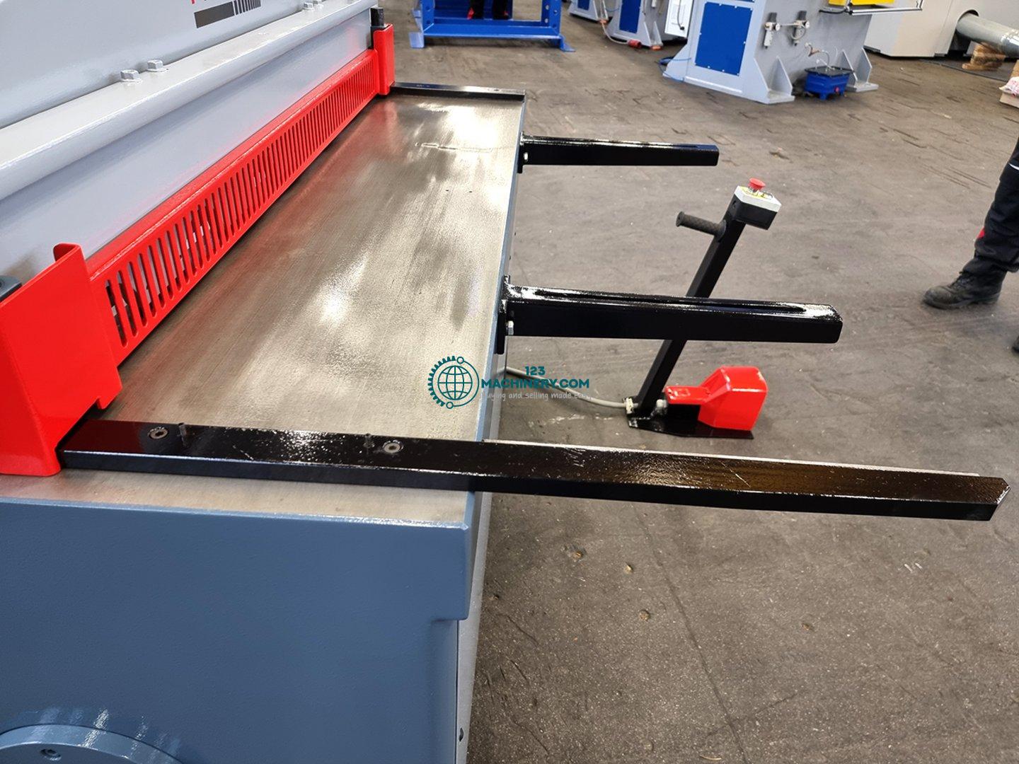 Motorized plate shear HESSE by DURMA RGM 1303