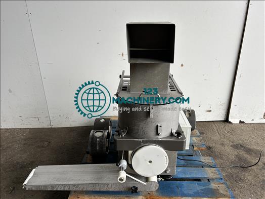 Pokaż ogłoszenie Formatic R2200 Forming machine