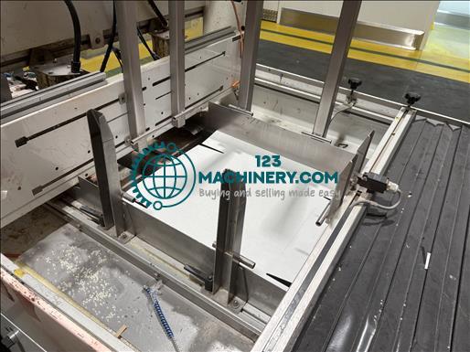 Toon advertentie MG Tech Leanbox Case Former