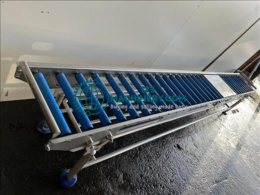 NNP Stainless roller conveyor