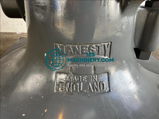 Manesty D3B tablet press