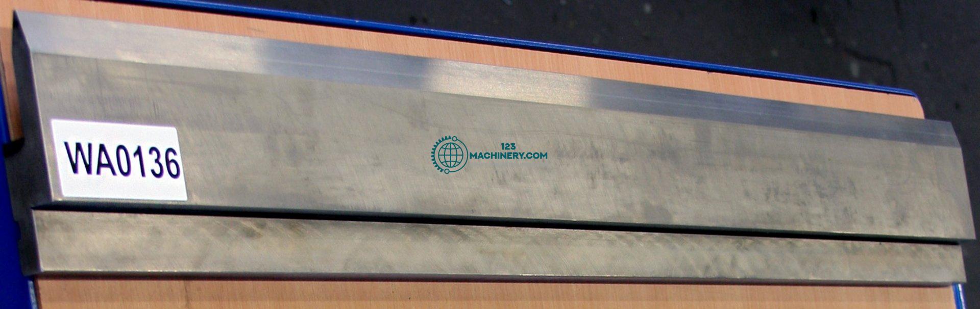 Bending tool flatening system Amada