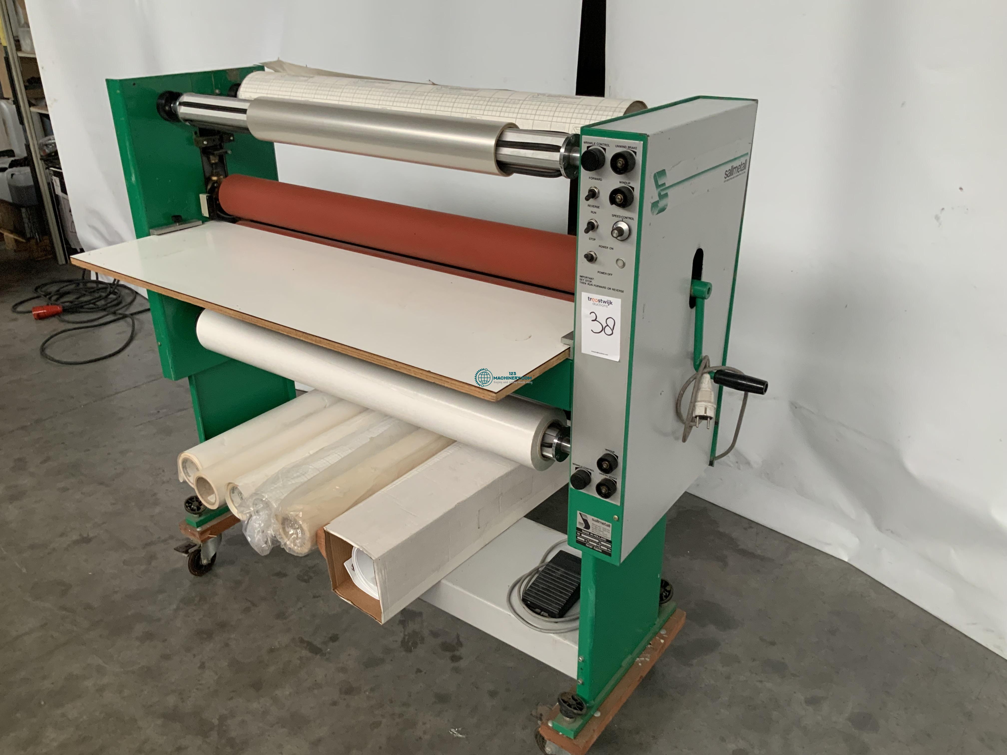 Laminating machine