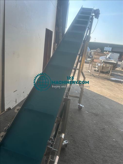 Toon advertentie Ambit Flighted elevator conveyor