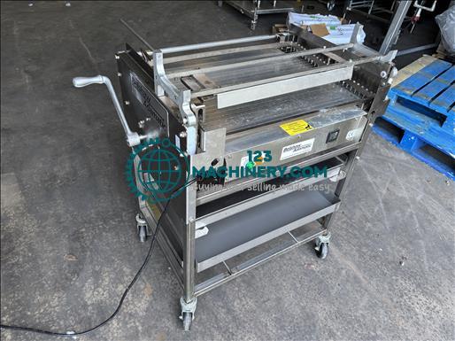 Belshaw HI18F Icer Icing machine