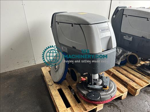 Toon advertentie Nilfisk BA551D Floor scrubber