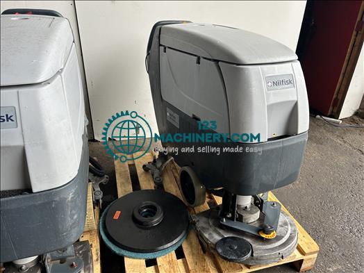 Toon advertentie Nilfisk BA551D Floor scrubber