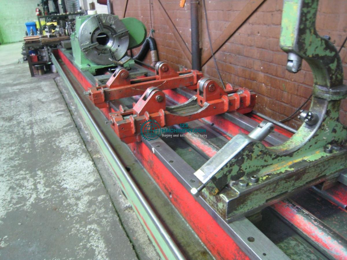 Tieflochbohrmaschine