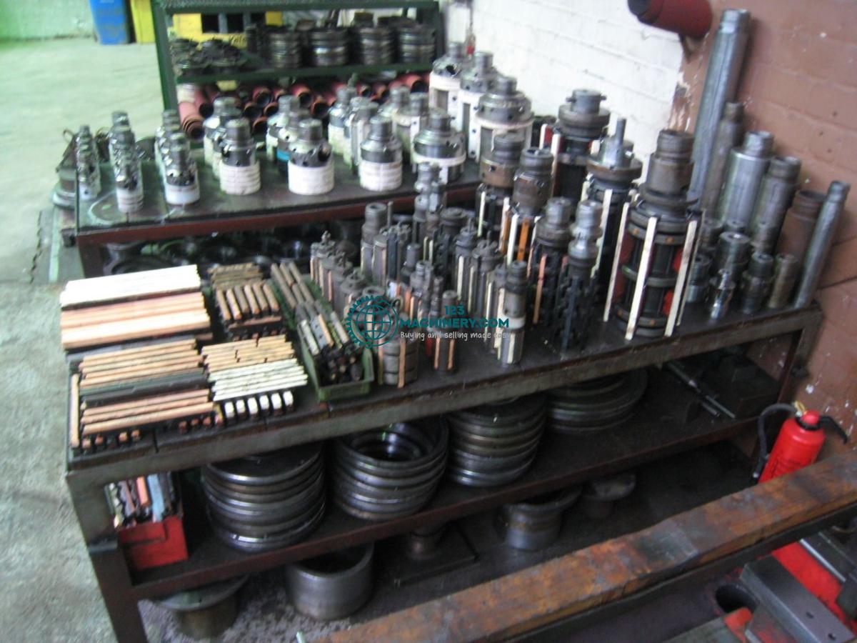 Tieflochbohrmaschine