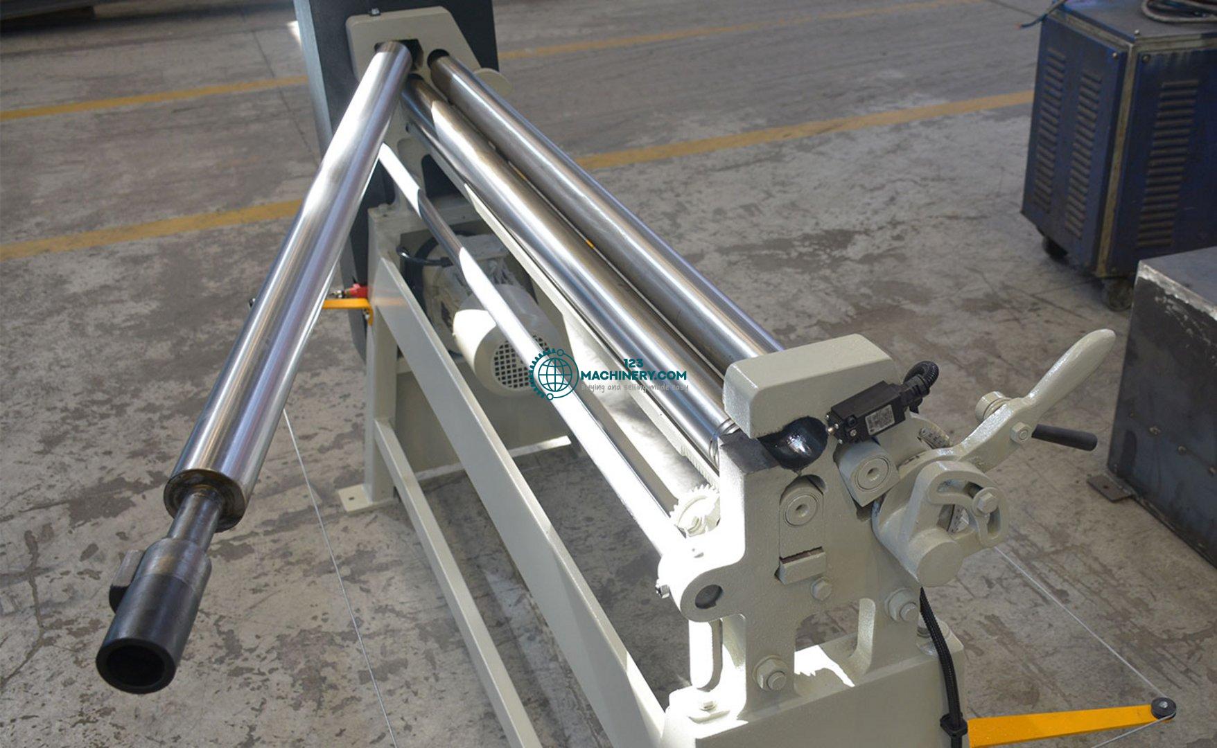 Motorized 3-roll plate bending machine HESSE by IS