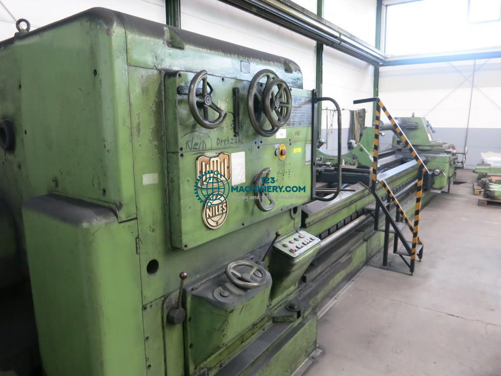 Leit- und Zugspindeldrehmaschine