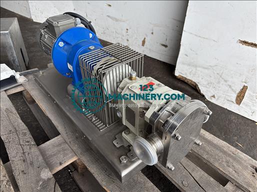 Omac B110 Lobe pump