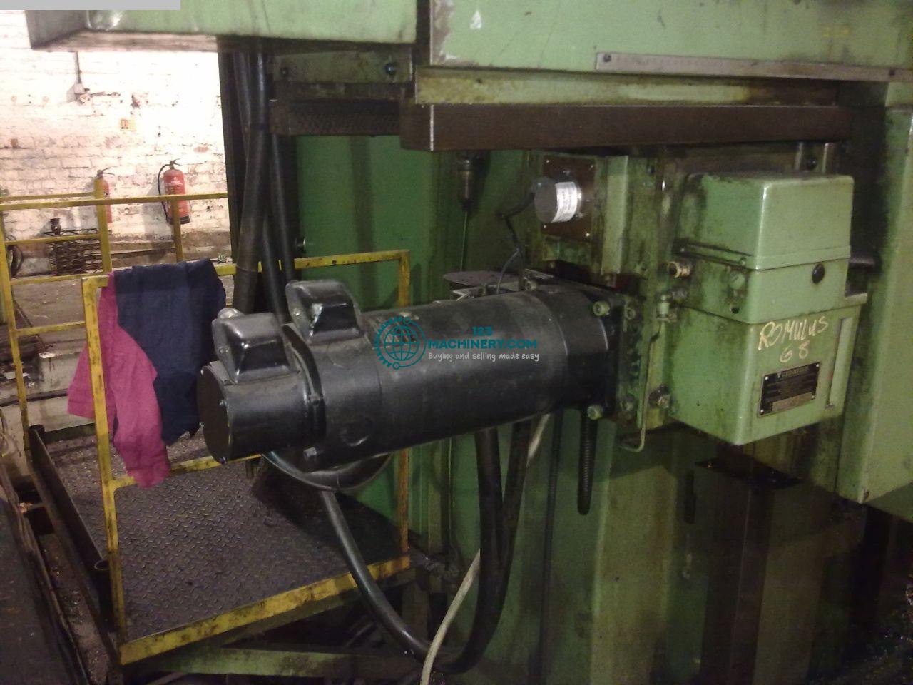 Fahrständerfräsmaschine