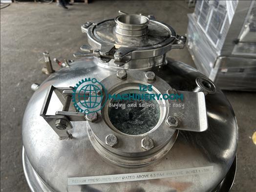 Mostrar anuncio Quinn Holding tank