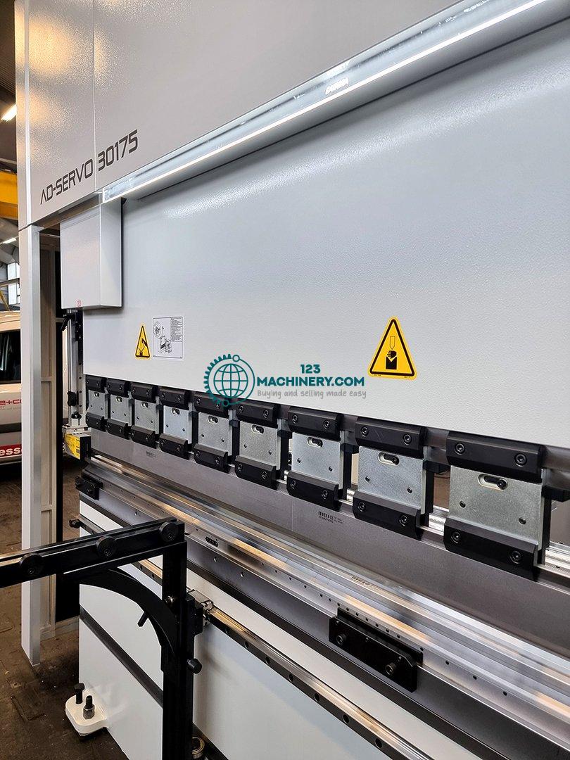 Mostrar anuncio Hydraulic CNC press brake HESSE by DURMA AD-Servo