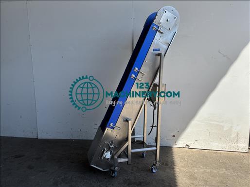 NNP Flighted elevator conveyor