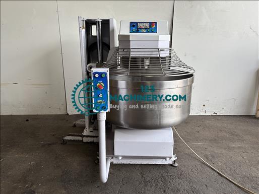 MacPan MSPV300 Self Tilting Bowl Mixer