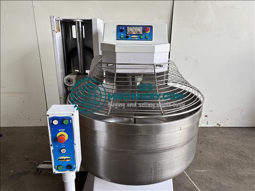 MacPan MSPV300 Self Tilting Bowl Mixer
