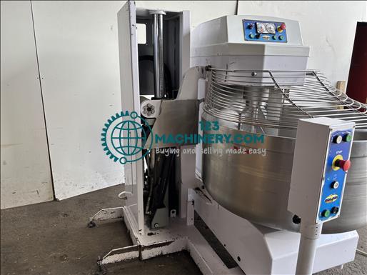 MacPan MSPV300 Self Tilting Bowl Mixer