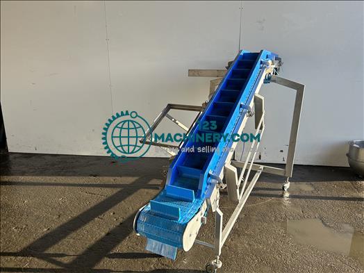 GKS Flighted elevator conveyor
