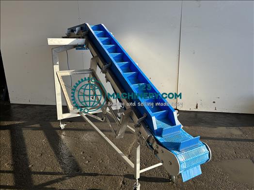 GKS Flighted elevator conveyor