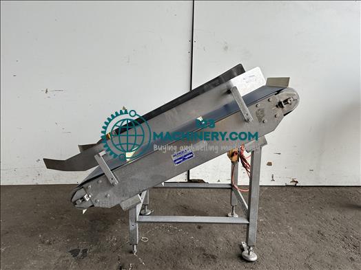 SR Pack Flighted elevator conveyor