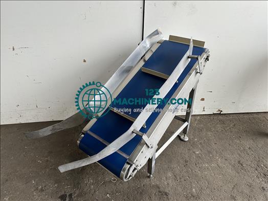 SR Pack Flighted elevator conveyor