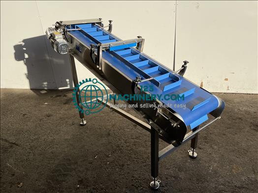 Ctrak Flighted elevator conveyor