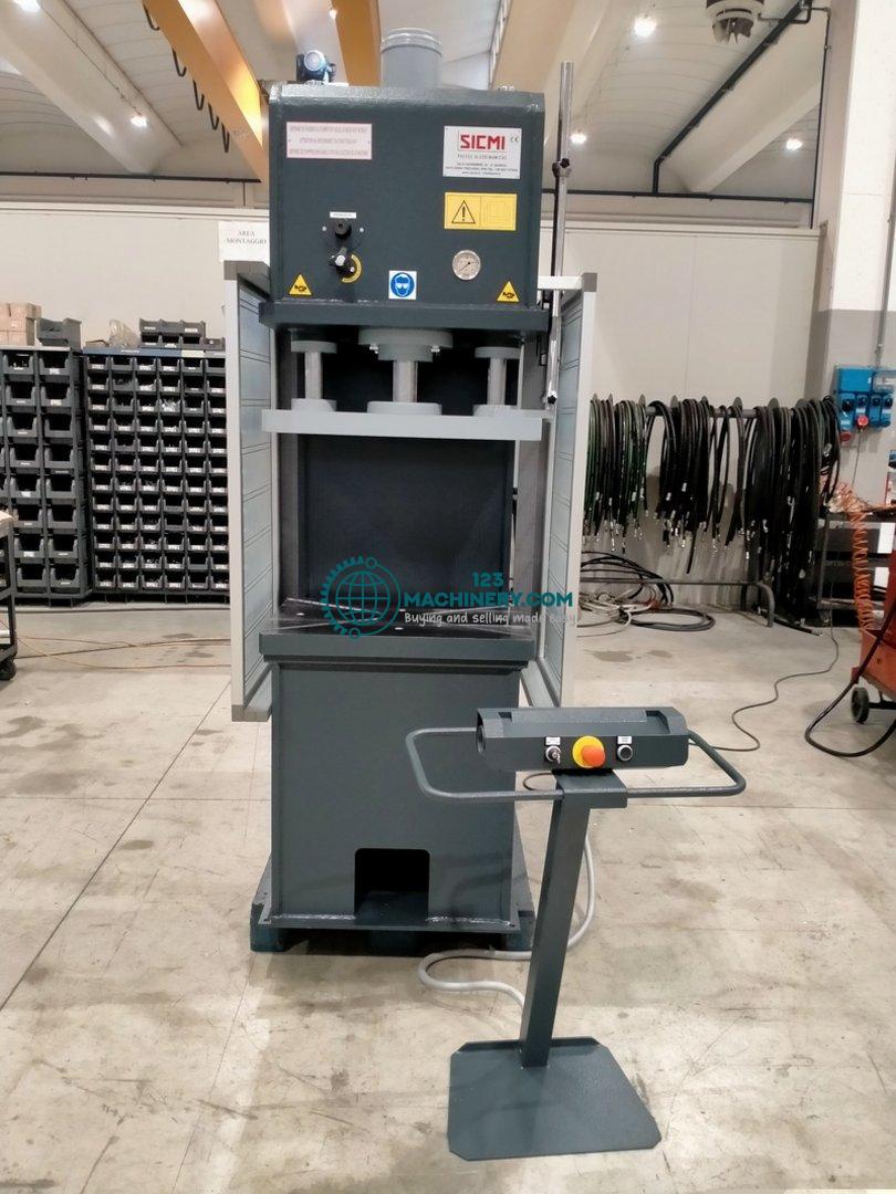 Hydraulic single column press SICMI PCL 40 A
