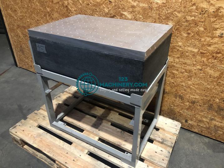 Afficher l`annonce Kreuzer measuring table