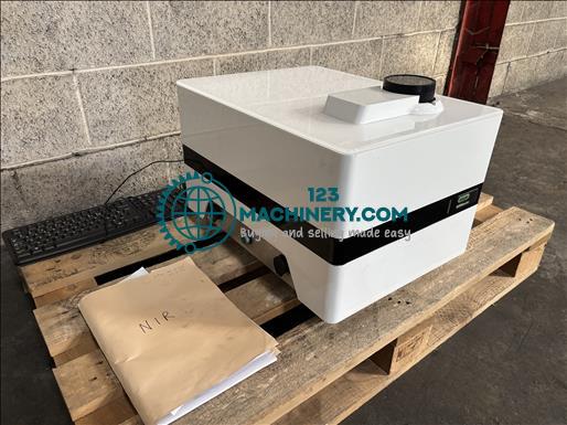 Buchi NIRMaster Spectrometer