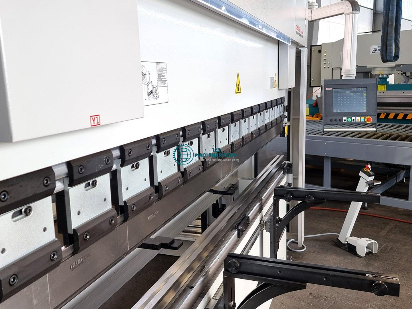 Mostrar anuncio Hydraulic CNC press brake HESSE by DURMA AD-S 3017