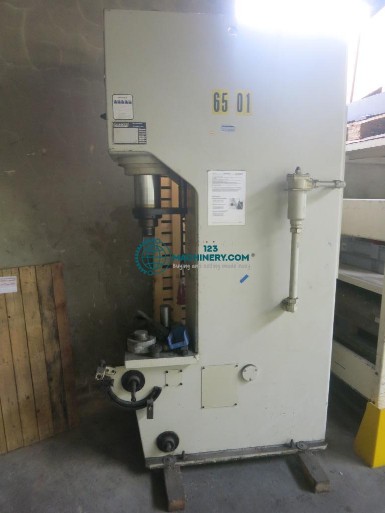 Показывать рекламу Einständerpresse - Hydraulisch