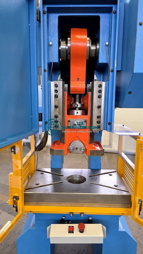 C-frame eccentric press Sangiacomo T 40 CE