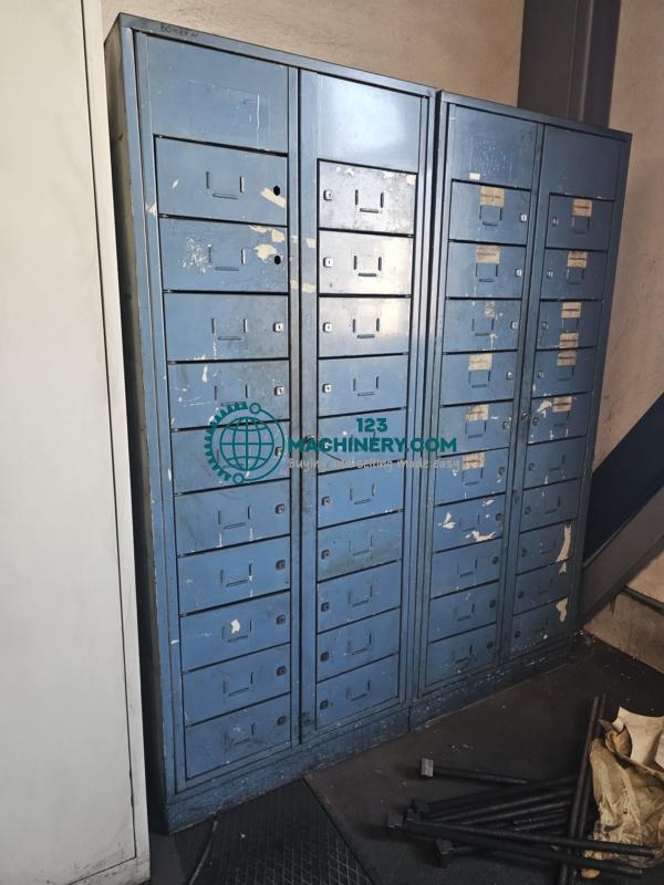 Türenschrank