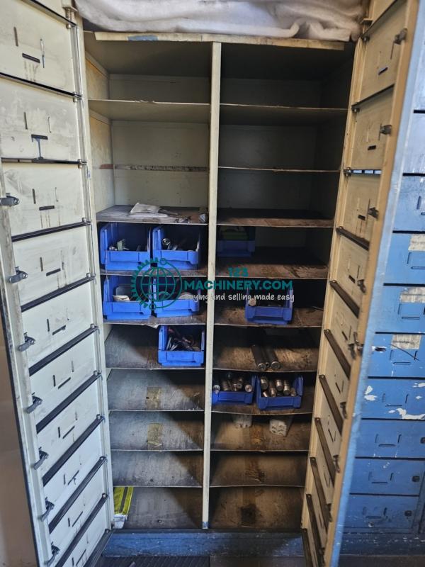 Türenschrank