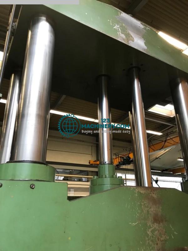 Viersäulenpresse - Hydraulisch