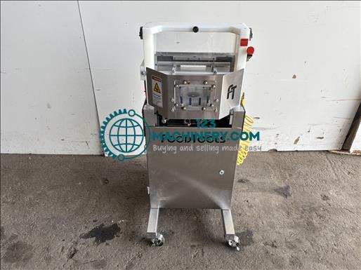 Pokaż ogłoszenie Food Tools CS4AAC Round cake slicer