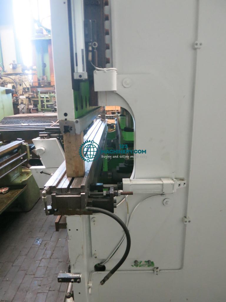 Abkantpresse - hydraulisch