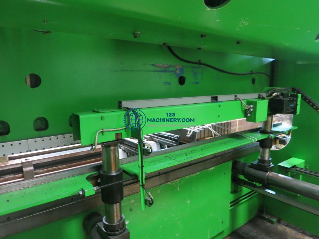 Abkantpresse - hydraulisch