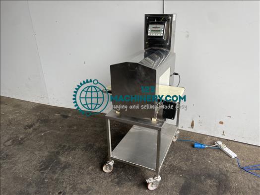 Safeline metal detector