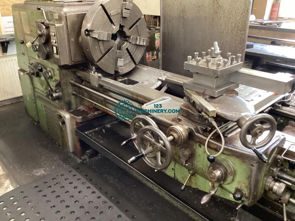 Leit- und Zugspindeldrehmaschine