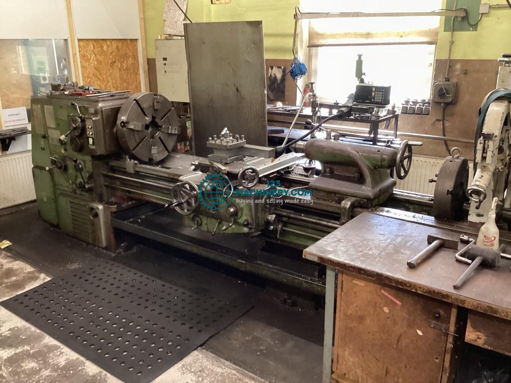 Leit- und Zugspindeldrehmaschine